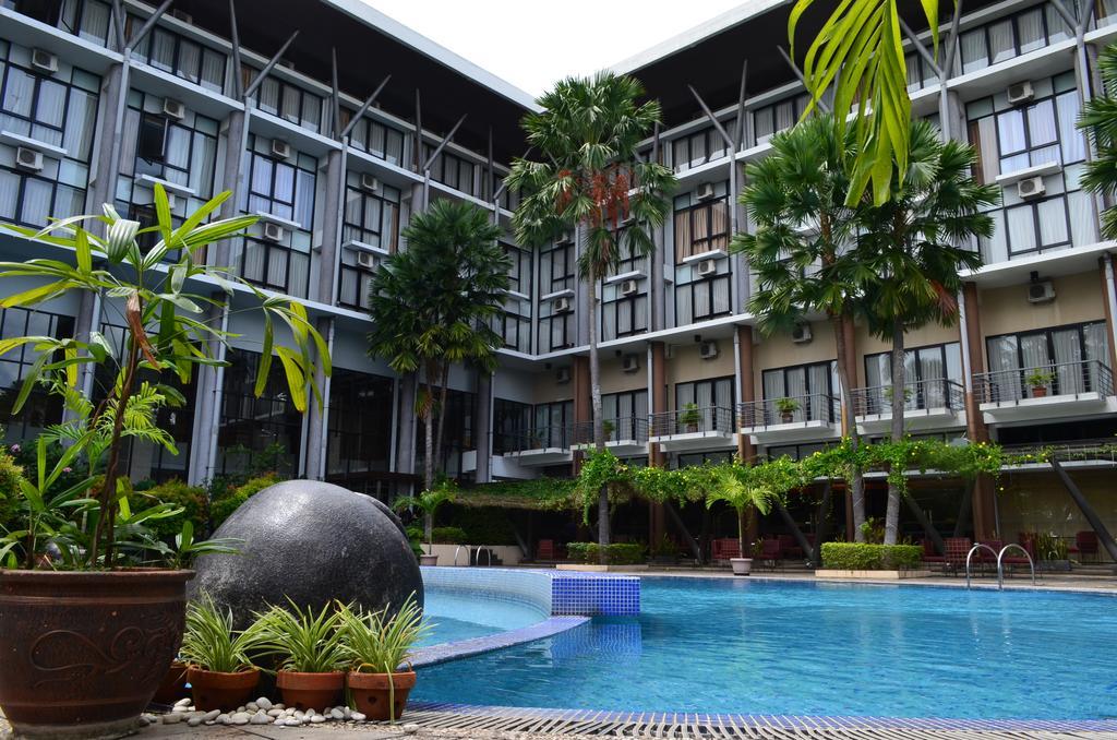 Ratu Hotel Serang Exterior photo